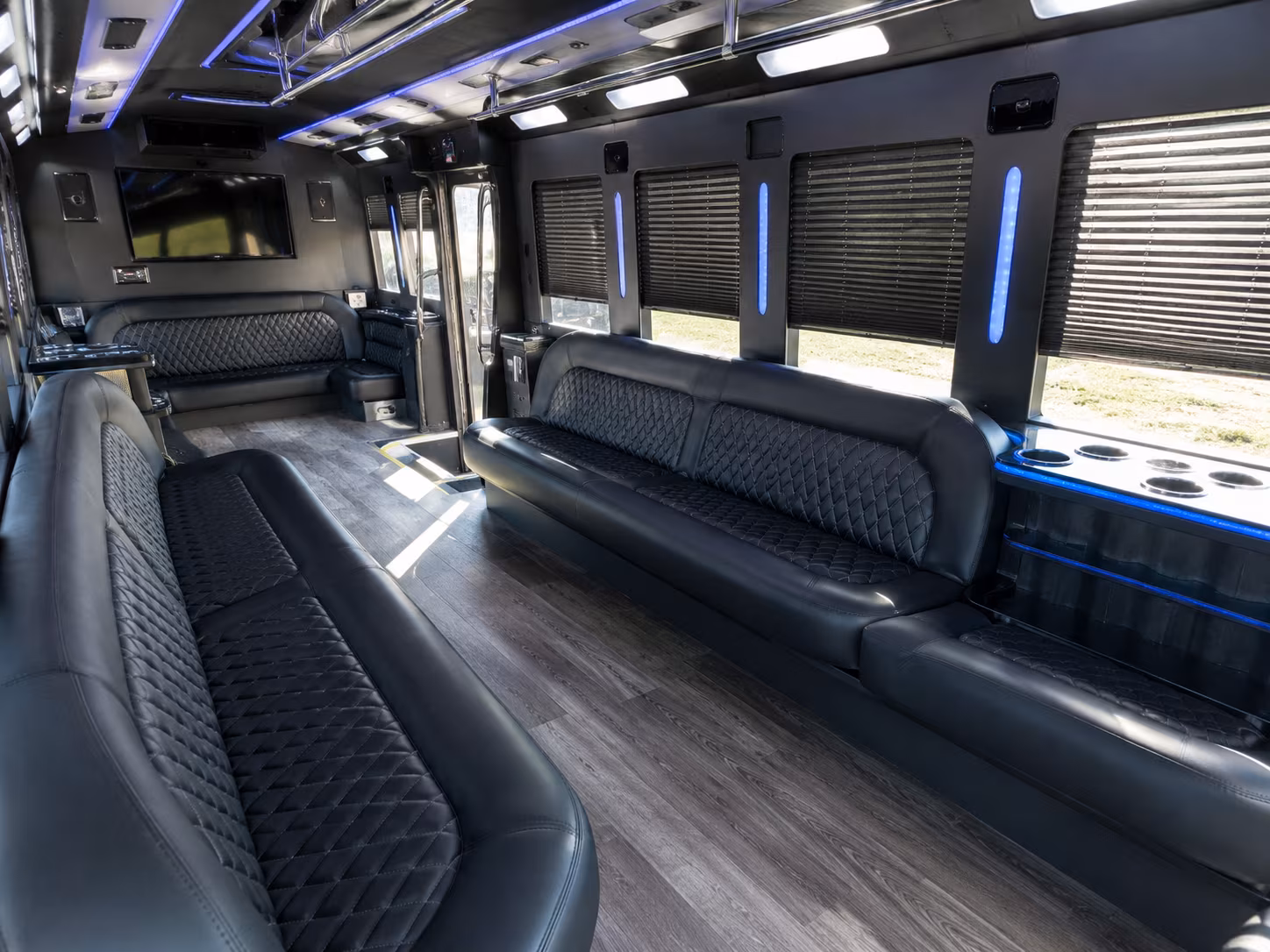 New Orleans Homecoming & Prom Party Bus Rentals